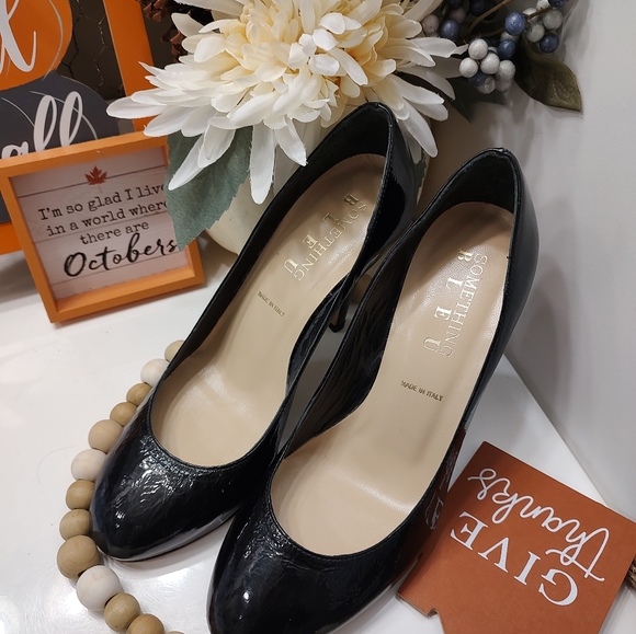 🖤GUC Something Bleu Italian Black Patent Leather Round Toe Pumps, 8 - Picture 2 of 13